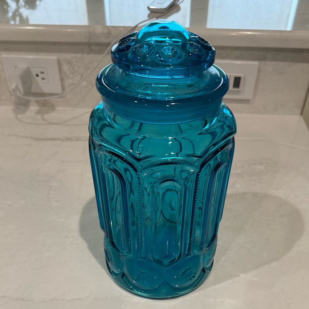 Vintage L.E. Smith "Moon & Stars" pattern glass canister